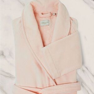 Frette Velour Shawl Collar Robe Size Large